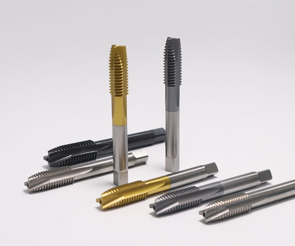 HOW-TO-CHANGE-A-THREAD-CUTTER