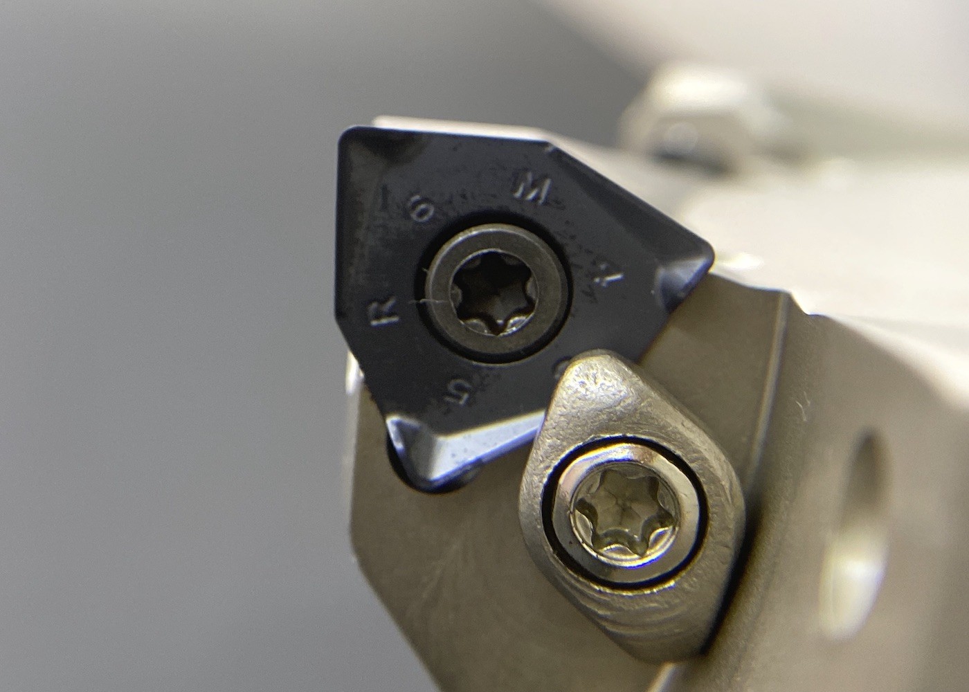 HOW TO USE A CARBIDE INSERT